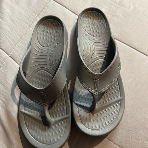 Miusol Men's Sandals in Light Gray - Picture 2 of 12